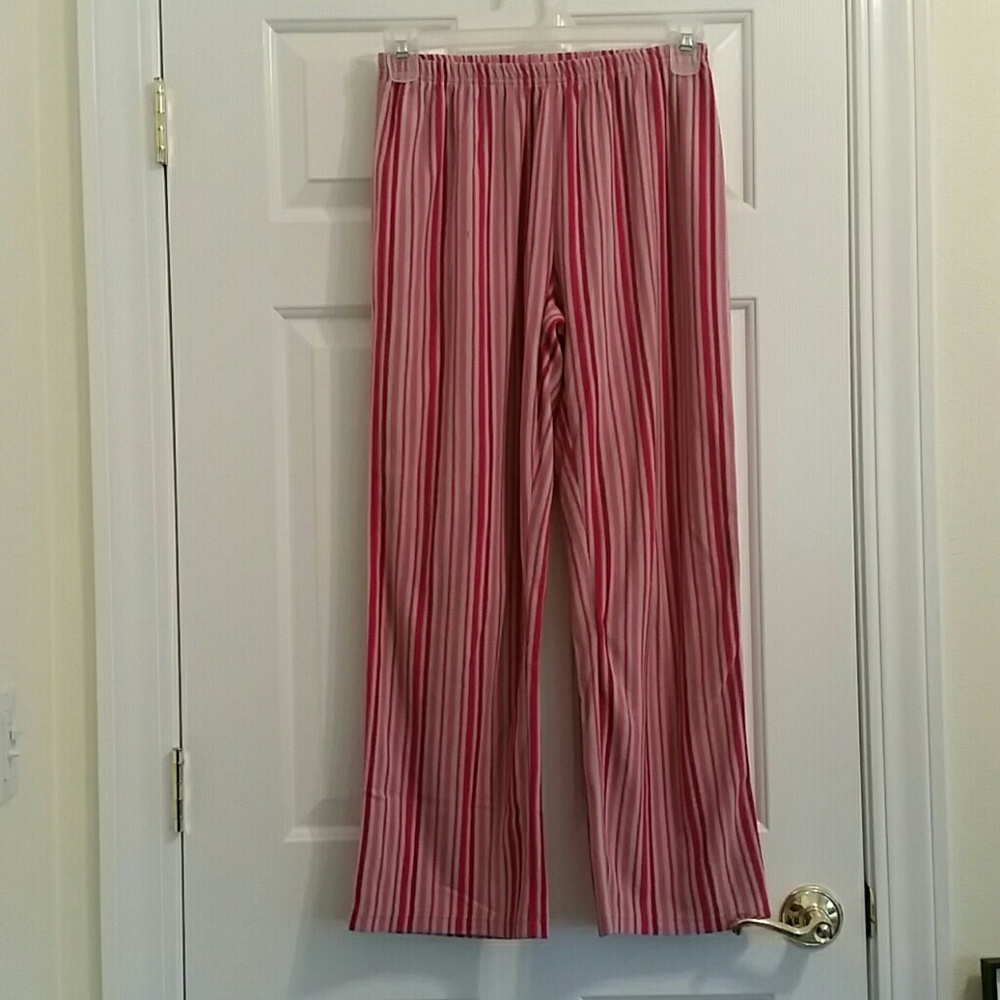 Everyday living pink pj bottoms M